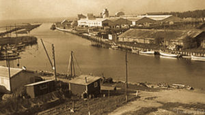 Image of Lomma harbor post WWII. 